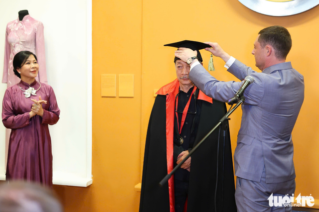 Exhibition in Moscow honors Vietnam-Russia teacher-student relationships - Ảnh 4.