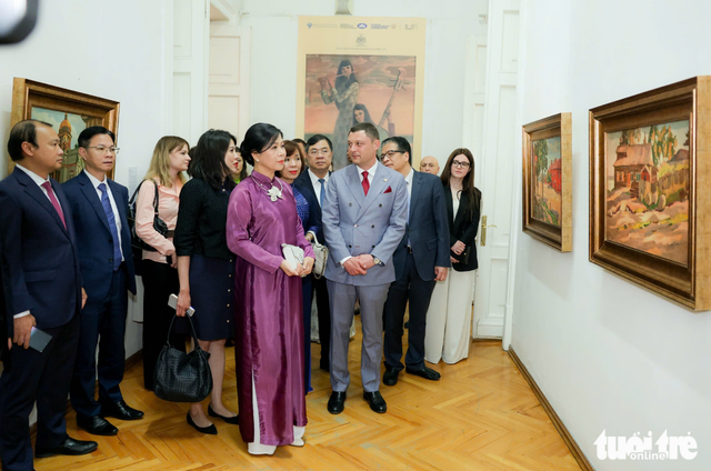 Exhibition in Moscow honors Vietnam-Russia teacher-student relationships - Ảnh 6.