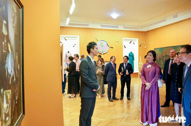 Exhibition in Moscow honors Vietnam-Russia teacher-student relationships - Ảnh 7.