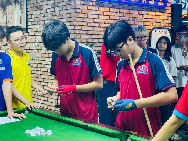 Teen Trường THPT Nguyễn An Ninh cùng thi đấu billiards- Ảnh 2.