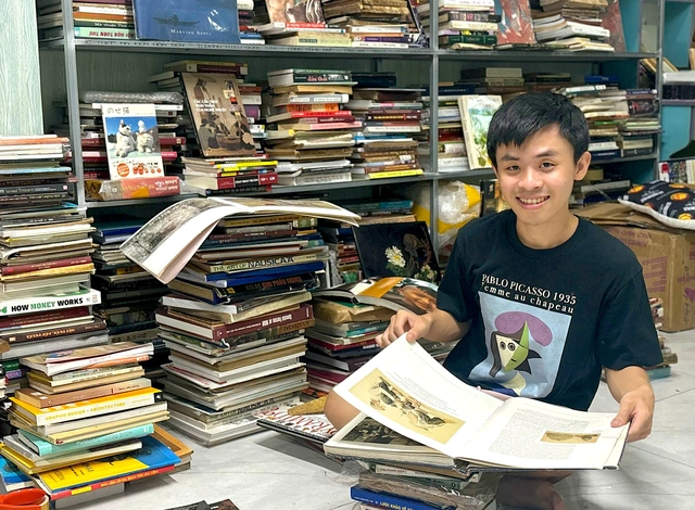 Gen Z Vĩnh Long kiếm thu nhập nhờ sách cũ, muốn mở phòng đọc sách nghệ thuật- Ảnh 1.