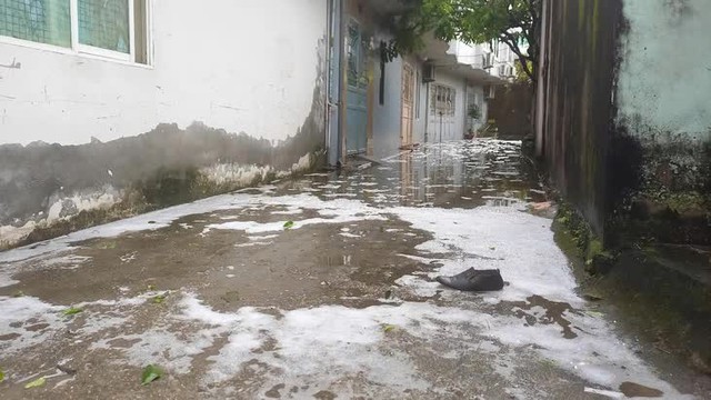 Child hospitalized after chemical leak at VICO detergent plant in northern Vietnam- Ảnh 5. Child hospitalized after chemical leak at VICO detergent plant in northern Vietnam- Ảnh 5.