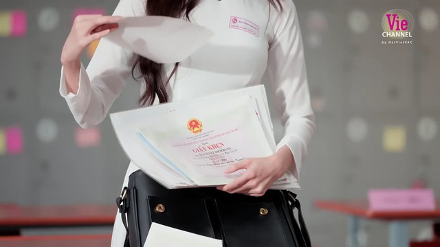 Em xinh say hi tập 9: Bích Phương bị các em xinh 'tố' đi chơi với 'bạn Duy Tân'- Ảnh 2.