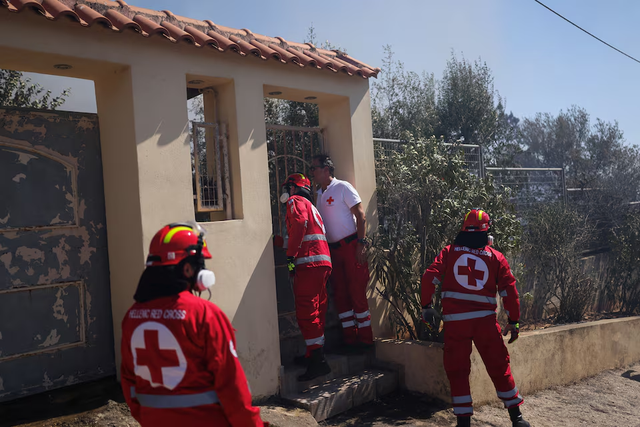 Greece battles wildfires across country, evacuates villages- Ảnh 6. Greece battles wildfires across country, evacuates villages- Ảnh 6.