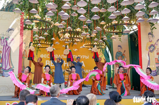 Vietnamese culture fest brings buzz to Moscow's Red Square
- Ảnh 15. Vietnamese culture fest brings buzz to Moscow's Red Square
- Ảnh 15.
