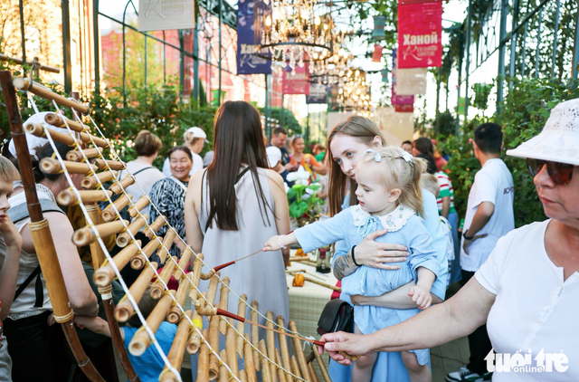 Vietnamese culture fest brings buzz to Moscow's Red Square
- Ảnh 6. Vietnamese culture fest brings buzz to Moscow's Red Square
- Ảnh 6.