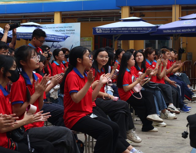Chiến sĩ Hoa phượng đỏ tự hào truyền thống, tiếp bước cha anh- Ảnh 3.