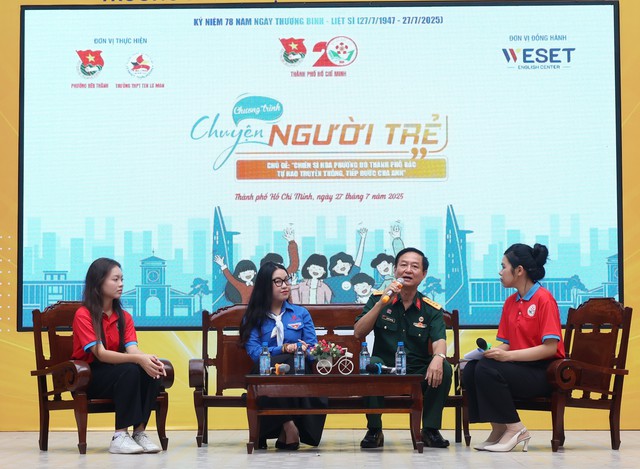 Chiến sĩ Hoa phượng đỏ tự hào truyền thống, tiếp bước cha anh- Ảnh 1.