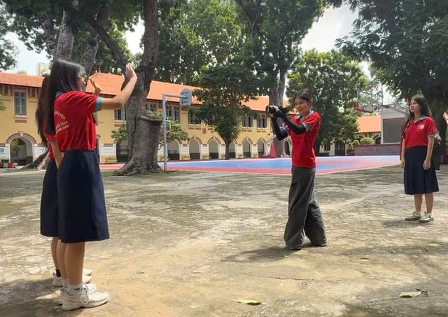 Hoa phượng đỏ Trường THPT Marie Curie ra mắt chuỗi phát thanh Ngàn thanh âm tình nguyện- Ảnh 1.