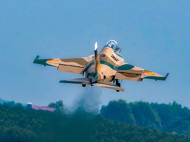 Vietnam Air Force completes initial training flight at northern airfield ahead of National Day parade- Ảnh 4. Vietnam Air Force completes initial training flight at northern airfield ahead of National Day parade- Ảnh 4.