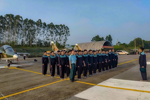 Vietnam Air Force completes initial training flight at northern airfield ahead of National Day parade- Ảnh 2. Vietnam Air Force completes initial training flight at northern airfield ahead of National Day parade- Ảnh 2.