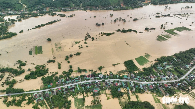 Vietnam flash flood kills five, dozens evacuated - Ảnh 2. Vietnam flash flood kills five, dozens evacuated - Ảnh 2.