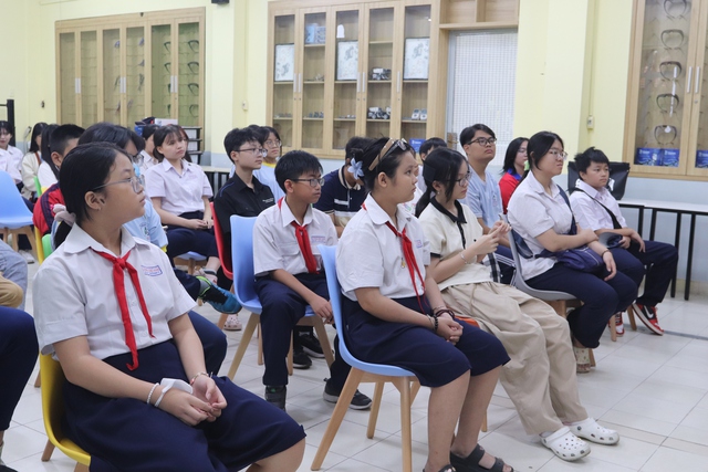 TS Giang Thiên Vũ mách teen Trường THPT Lương Thế Vinh cách xử lý căng thẳng học đường - Ảnh 2.