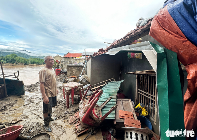 Residents in Vietnam’s Nghe An dig through mud to salvage belongings after floods
- Ảnh 5. Residents in Vietnam’s Nghe An dig through mud to salvage belongings after floods
- Ảnh 5.