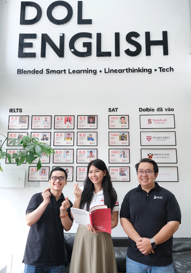 Seeking smarter paths to scholarships, English proficiency in Vietnam’s evolving education landscape - Ảnh 1.