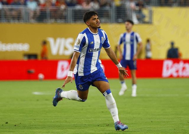 Top 5 cầu thủ trẻ nhất ghi bàn tại FIFA Club World Cup - Ảnh 3.