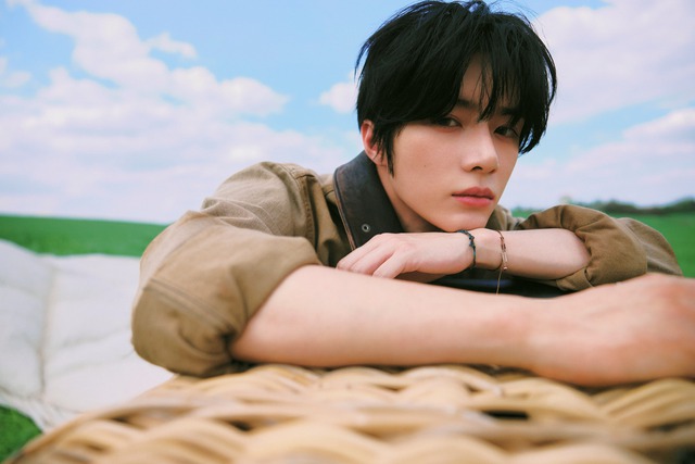 Jin BTS thống trị vị trí top 1 trong 70 tuần liên tiếp - Ảnh 2.