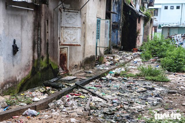 Hundreds of households await relocation from dilapidated apartment complex in Da Nang
- Ảnh 3. Hundreds of households await relocation from dilapidated apartment complex in Da Nang
- Ảnh 3.