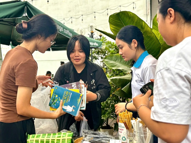 Đổi nhựa, đổi thói quen: Sống xanh dần trở ‘lifestyle’ của giới trẻ - Ảnh 3.