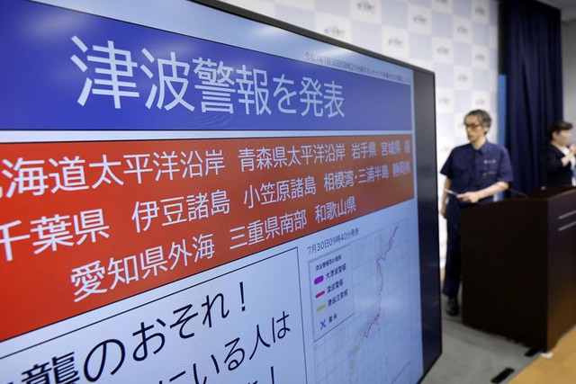 Powerful quake in Russia's Far East causes tsunami, Japan and Hawaii order evacuations- Ảnh 3. Powerful quake in Russia's Far East causes tsunami, Japan and Hawaii order evacuations- Ảnh 3.