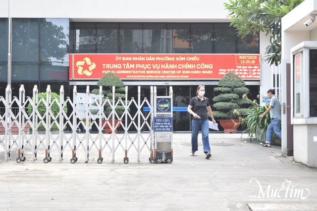 Ghé phường Xóm Chiếu tham quan đình Khánh Hội, ghé chợ 200 - Ảnh 2.