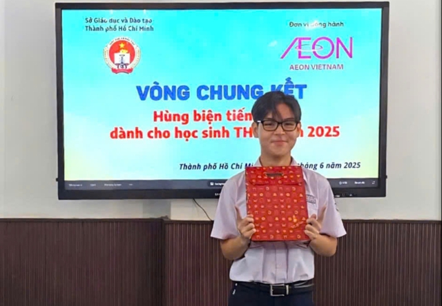 Bí quyết giỏi ngoại ngữ của 2 nam sinh đạt giải cao cuộc thi Hùng biện tiếng Anh- Ảnh 1.