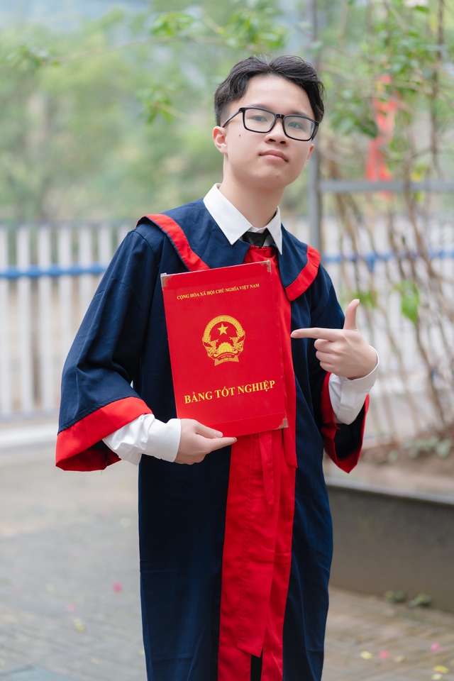Thủ khoa chuyên tin lớp 10 ở Hà Nội đam mê thể thao - Ảnh 1.