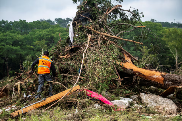 Death toll from Texas floods reaches at least 43; dozens still missing- Ảnh 7.