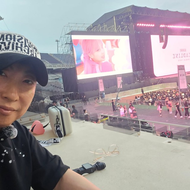 Choáng ngợp với dàn celeb ủng hộ concert Blackpink - Ảnh 4.