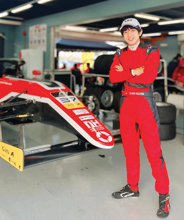 Ben Nguyễn - tay đua 16 tuổi đầy triển vọng trên đường đua F4- Ảnh 1.