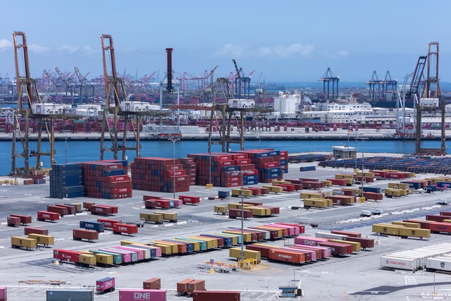 Japan, South Korea face 25% tariffs as Trump ramps up trade war in letters to leaders- Ảnh 1. Japan, South Korea face 25% tariffs as Trump ramps up trade war in letters to leaders- Ảnh 1.