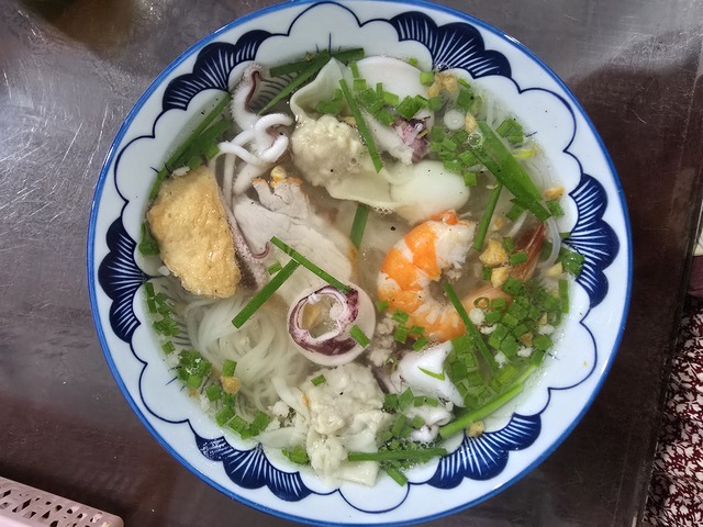 New seafood noodle stall in Ho Chi Minh City’s Vung Tau resets coastal family legacy- Ảnh 1.