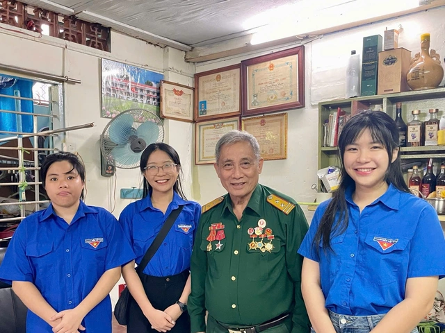 Nữ sinh Trường THPT Gia Định "phá kén" qua cách học bằng trải nghiệm- Ảnh 2.