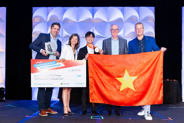 Vietnam strikes gold at Microsoft Office Specialist World Championship in US- Ảnh 1. Vietnam strikes gold at Microsoft Office Specialist World Championship in US- Ảnh 1.