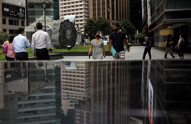 Singapore upgrades 2025 GDP growth forecast after Q2 tops initial estimates- Ảnh 1.