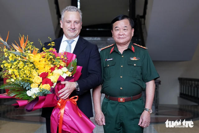 Vietnam, Australia sign 3-year defense cooperation plan at Hanoi dialogue- Ảnh 1.