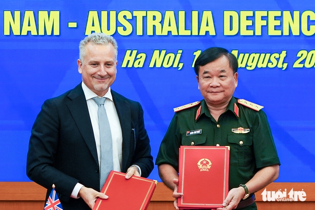Vietnam, Australia sign 3-year defense cooperation plan at Hanoi dialogue- Ảnh 4.