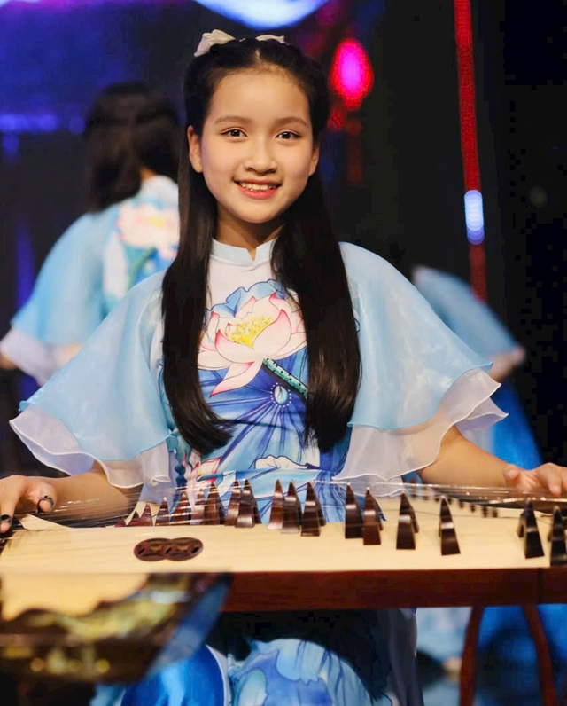 Giọng ca nhỏ tuổi nhất concert Tổ quốc trong tim và hành trình nuôi dưỡng đam mê ca hát- Ảnh 10.