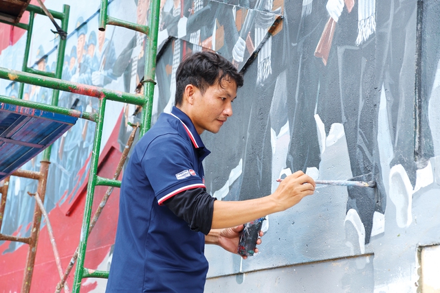 Bức tường kể chuyện non sông - Ảnh 4.