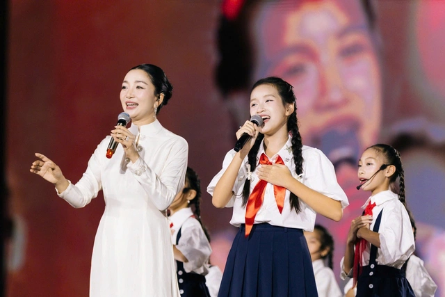 Giọng ca nhỏ tuổi nhất concert Tổ quốc trong tim và hành trình nuôi dưỡng đam mê ca hát- Ảnh 2.