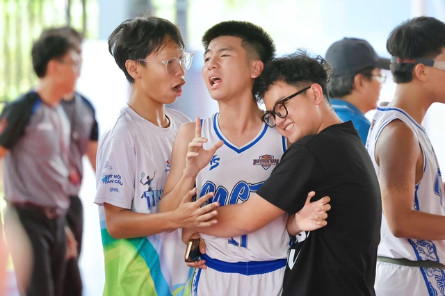 Giải bóng rổ học sinh TP.HCM 2025 xác định các đội vào chung kết- Ảnh 3.