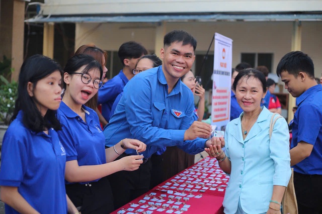 Đoàn phường Gia Định ra mắt sản phẩm hotline thu nhỏ- Ảnh 1.