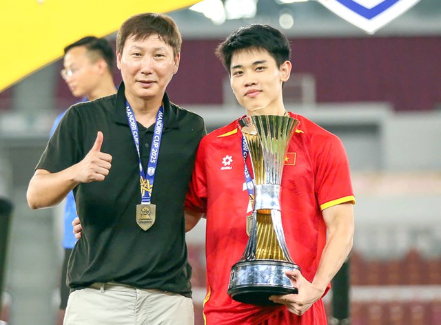 Vietnam rides volleyball, football success to regional prominence, but global challenges remain- Ảnh 4. Vietnam rides volleyball, football success to regional prominence, but global challenges remain- Ảnh 4.