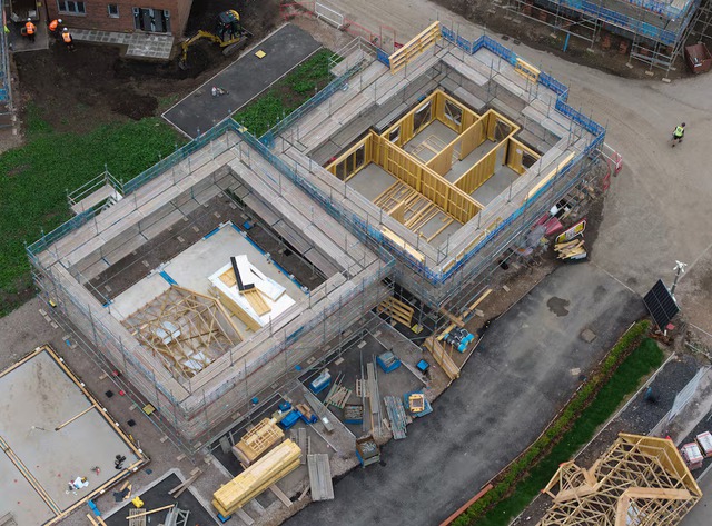 Could robotics and timber tackle Britain's housing challenges?- Ảnh 2. Could robotics and timber tackle Britain's housing challenges?- Ảnh 2.