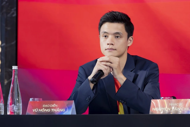 Tùng Dương tung MV mừng Quốc khánh, hứa hẹn thành hit mới sau ‘Tái sinh’ - Ảnh 5.