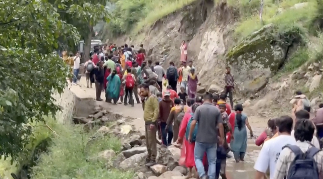 Sudden, heavy rain in Indian Kashmir leaves 46 dead, more than 200 missing
- Ảnh 1.