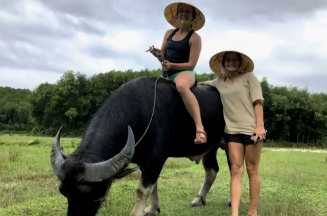 Vietnamese rural valley enchants foreign tourists  - Ảnh 1.