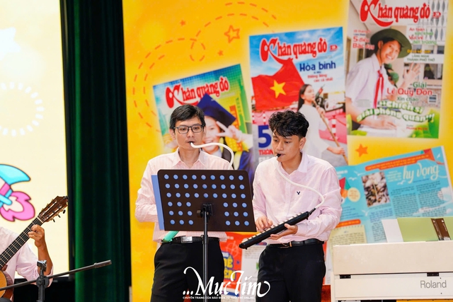 Ấn tượng màn hòa tấu, hòa giọng đặc biệt của thí sinh tại Lễ trao thưởng Giải Lê Quý Đôn- Ảnh 3.