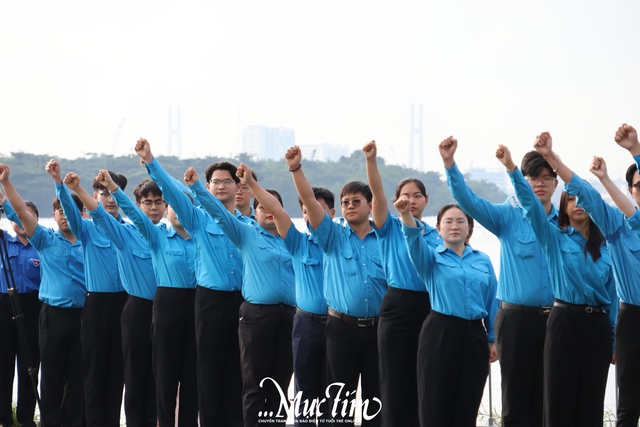 Lễ chào cờ 'Tôi yêu Tổ quốc tôi' đầy tự hào tại TP.HCM- Ảnh 3.