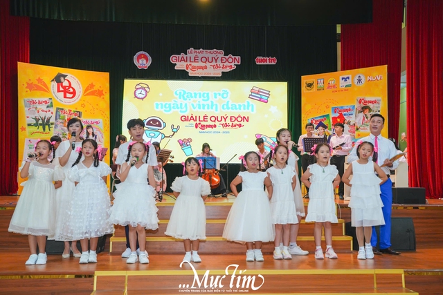 Ấn tượng màn hòa tấu, hòa giọng đặc biệt của thí sinh tại Lễ trao thưởng Giải Lê Quý Đôn- Ảnh 1.